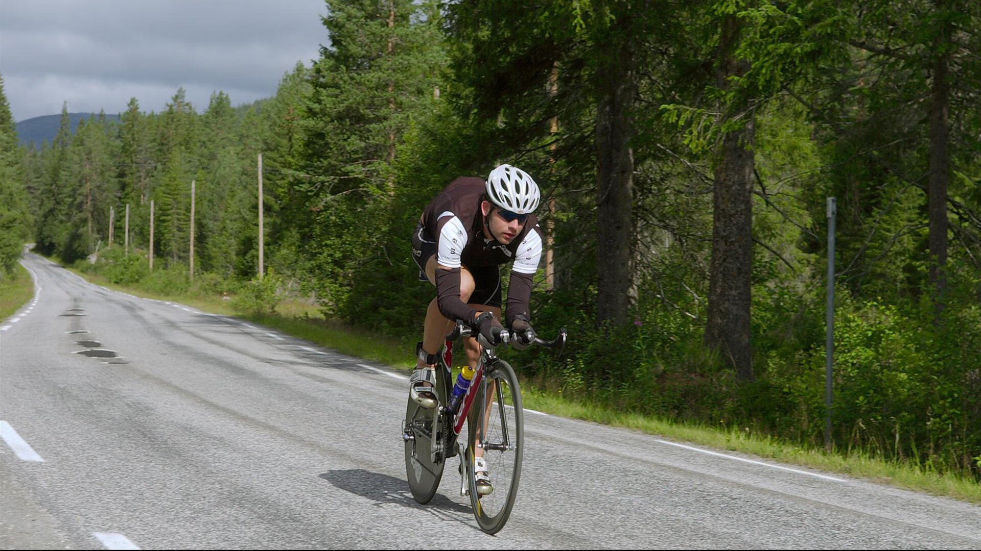 开云体育官方-《全球电竞市场份额：亚洲领跑，欧洲紧随其后》，全球电竞产业交易额